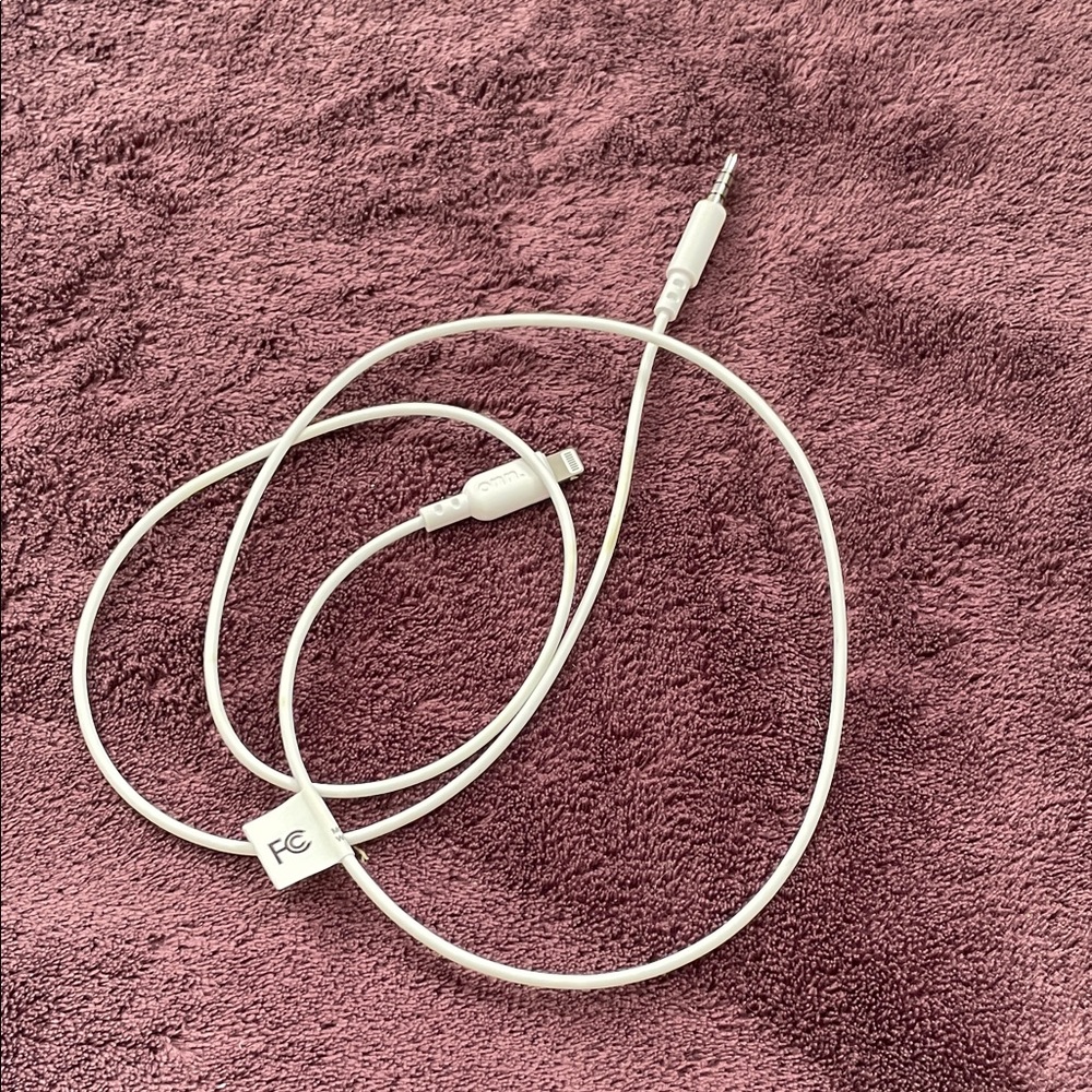 Onn. Aux Phone‎ Adapter